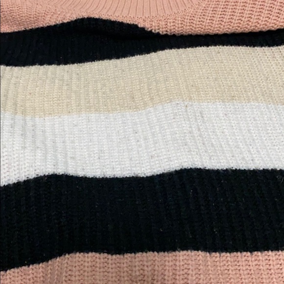 Adorable cropped sweater - Picture 3 of 3